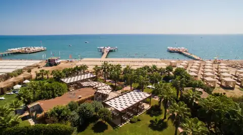 saturn-palace-resort-strand