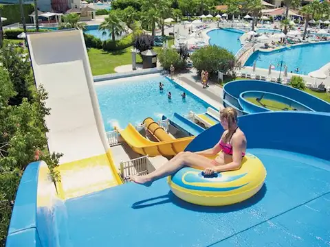 side-mare-resort-spa-glijbanen