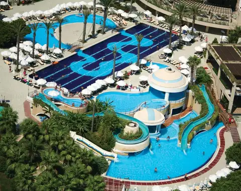 limak-atlantic-deluxe-resort-zwembad