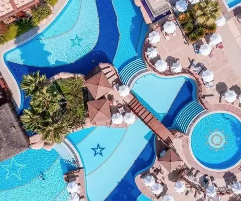zwembaden fame residence lara antalya in turkije