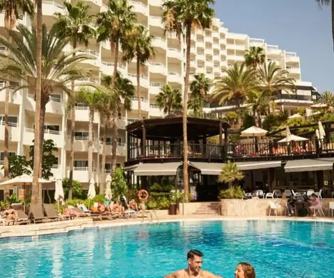 zwembad van hotel lopesan corallium dunamar