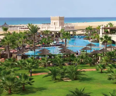 zwembad van Het riu touareg resort op het eiland kaapverdie