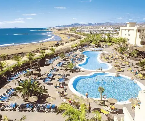 overzicht van het hotel beatriz playa en spa op lanzarote
