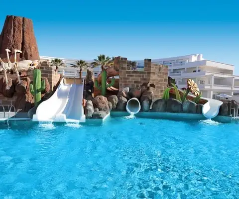 zwembad van hotel iberostar selection park op lanzarote