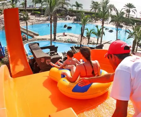 glijbanen van splashworld livvo valle taurito