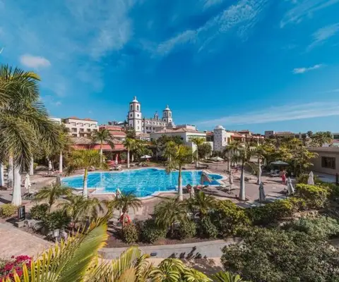 zwembad van het hotel Lopesan Villa Del Conde in gran canaria