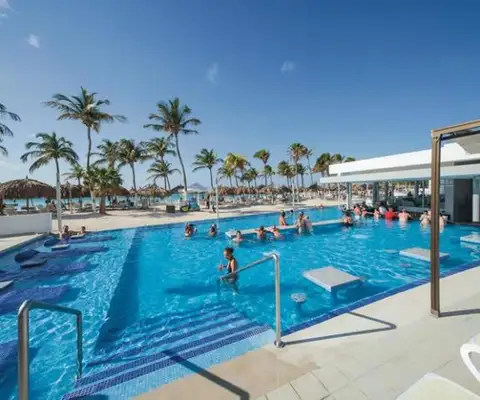 zwembad riu palace antillas aruba