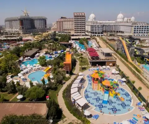 park saturn palace lara in turkije