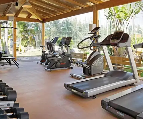gym servatur waikiki resort