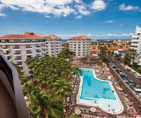 zwembaden servatur waikiki resort