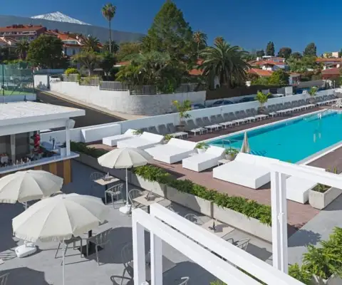 zwembad van Hotel Atlantic Mirage in tenerife