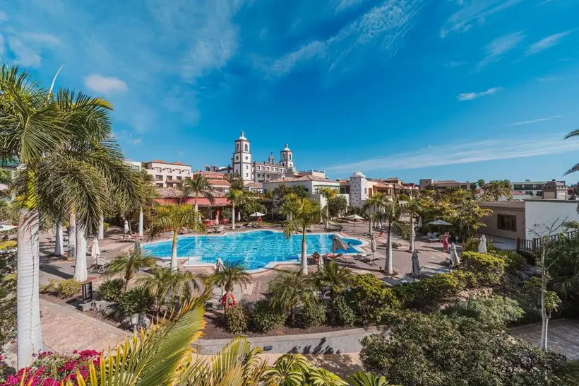 zwembad van het hotel Lopesan Villa Del Conde in gran canaria