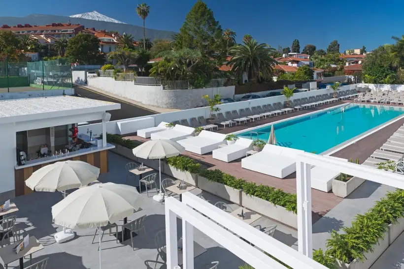 zwembad van Hotel Atlantic Mirage in tenerife