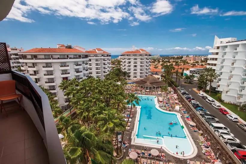 zwembaden servatur waikiki resort