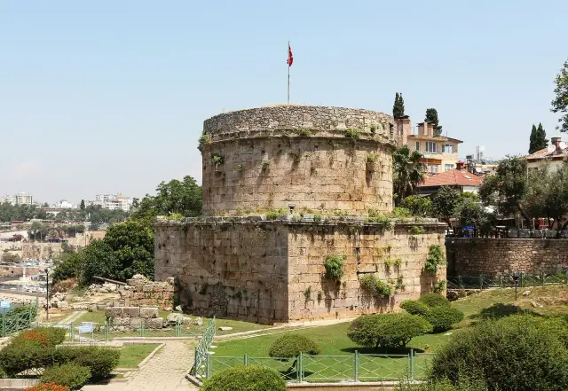 Hıdırlık toren in Antalya