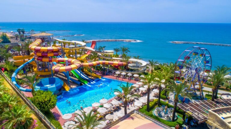 Waterpark van hotel long beach resort in turkije