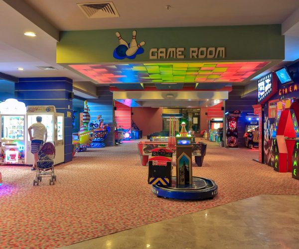 Gameroom in hotel long beach resort in turkije