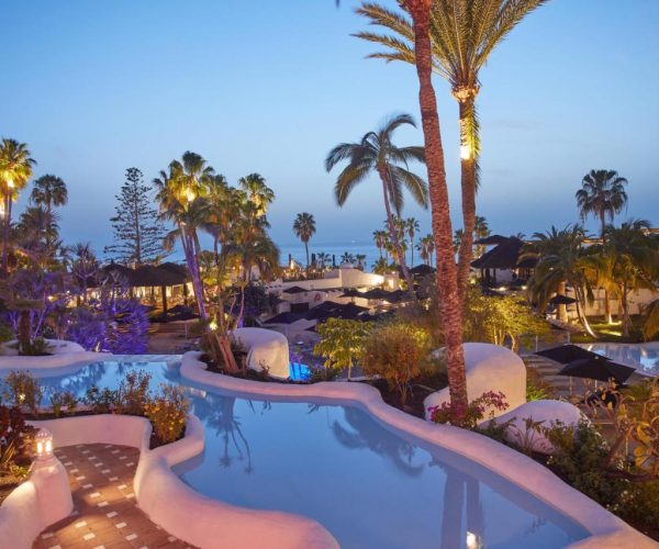 De zwembaden van Hotel Jardin Tropical Resort en spa op Tenerife