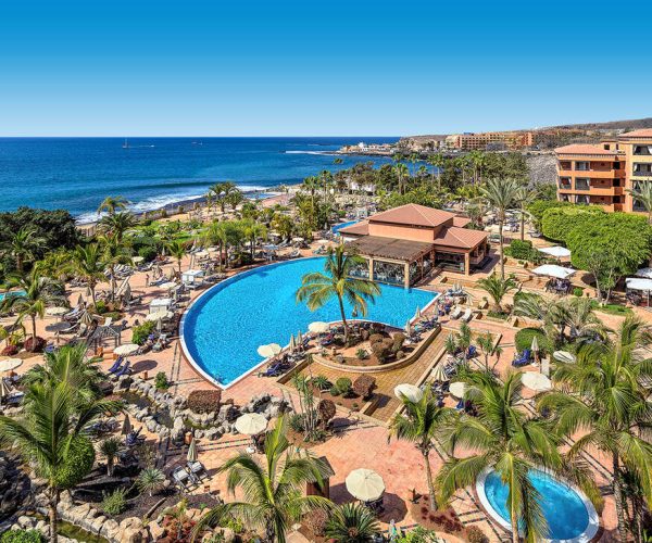Zwembad van h10 Costa Adeje Palace in Tenerife